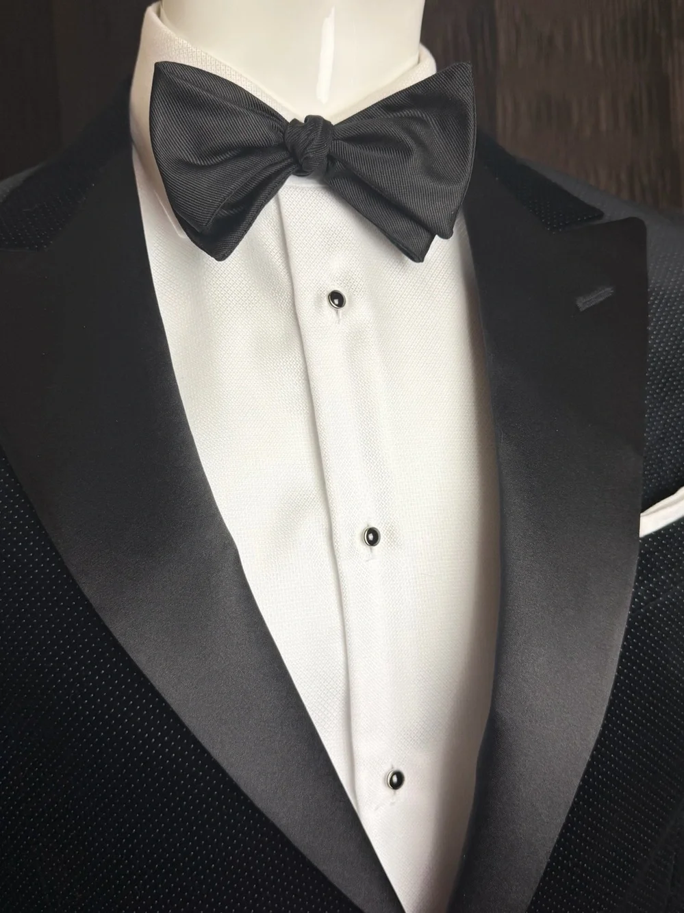 JOSEPH ABBOUD Velvet Peak Lapel Dinner Jacket